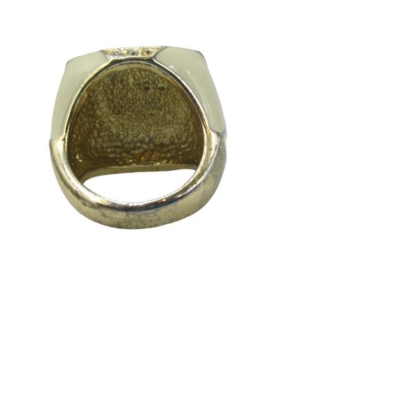 Vintage Cream and Gold Ring with Pink Gemstone - Picture 4 of 8